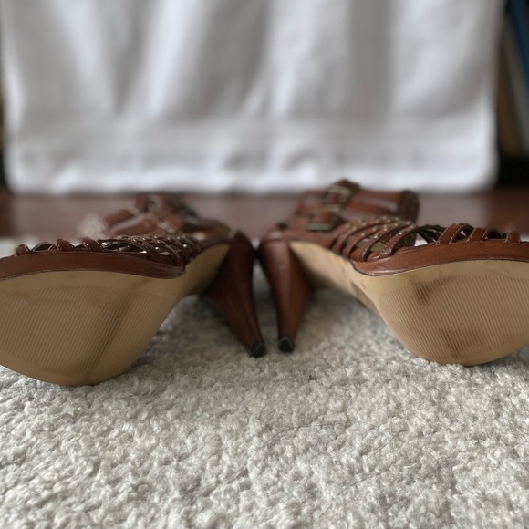 Also, shoes - Picture 2 of 2